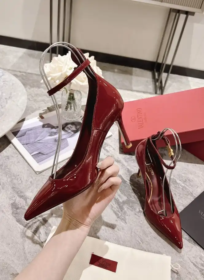 hype Valentino High Heels