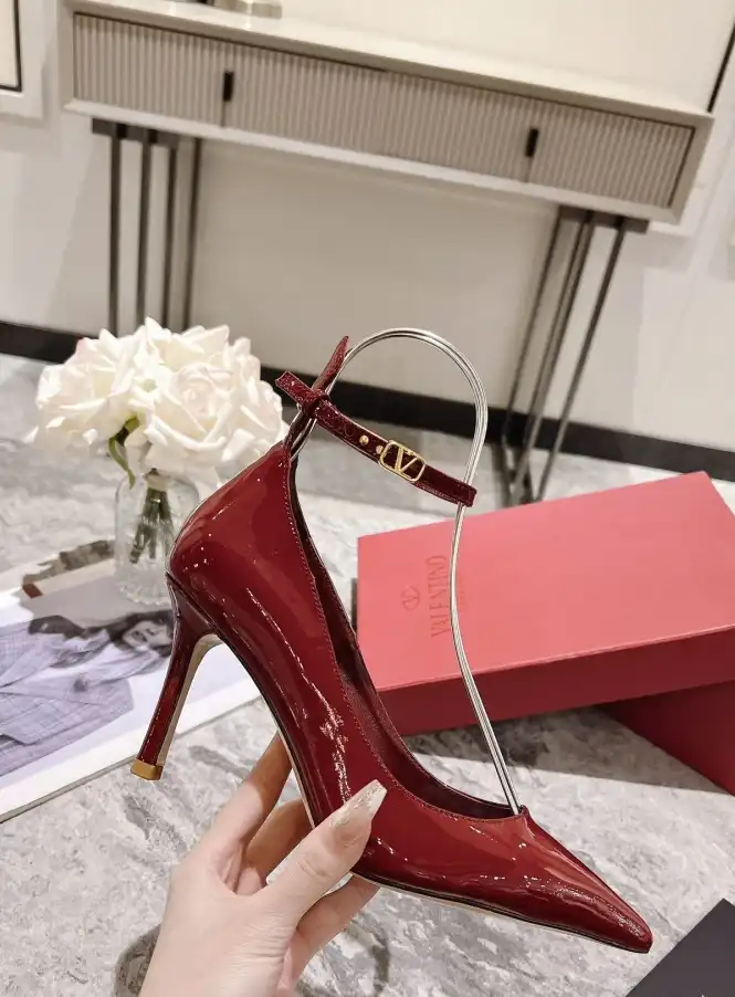 hype Valentino High Heels