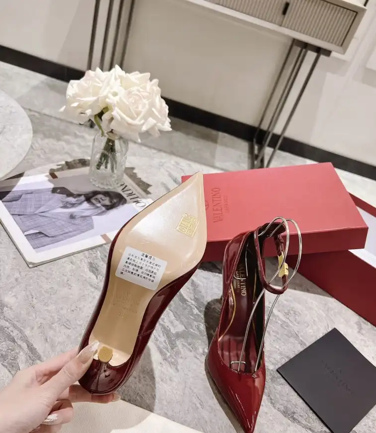 hype Valentino High Heels