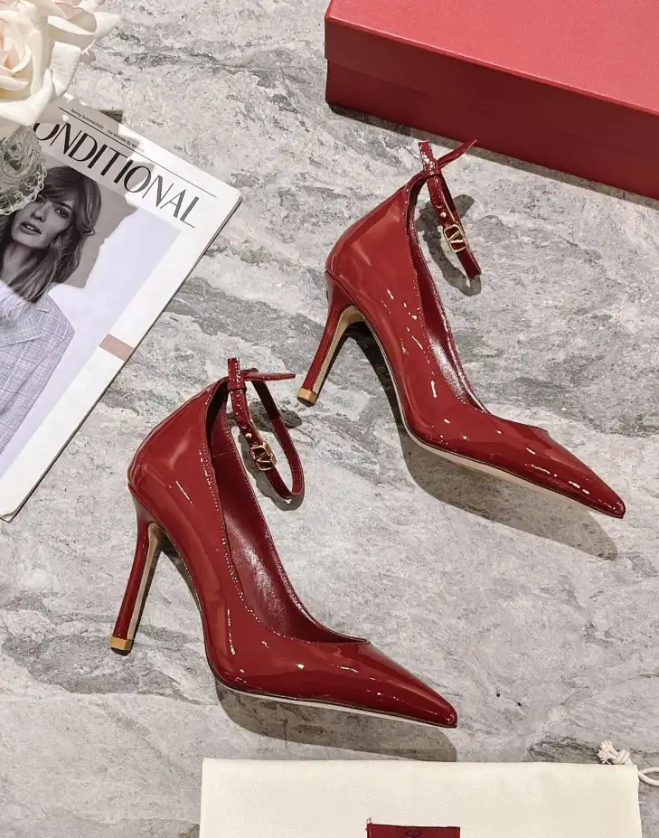 hype Valentino High Heels