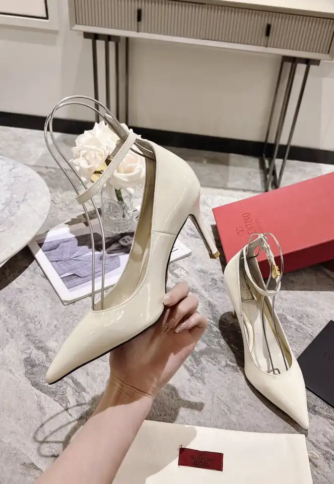 hype Valentino High Heels