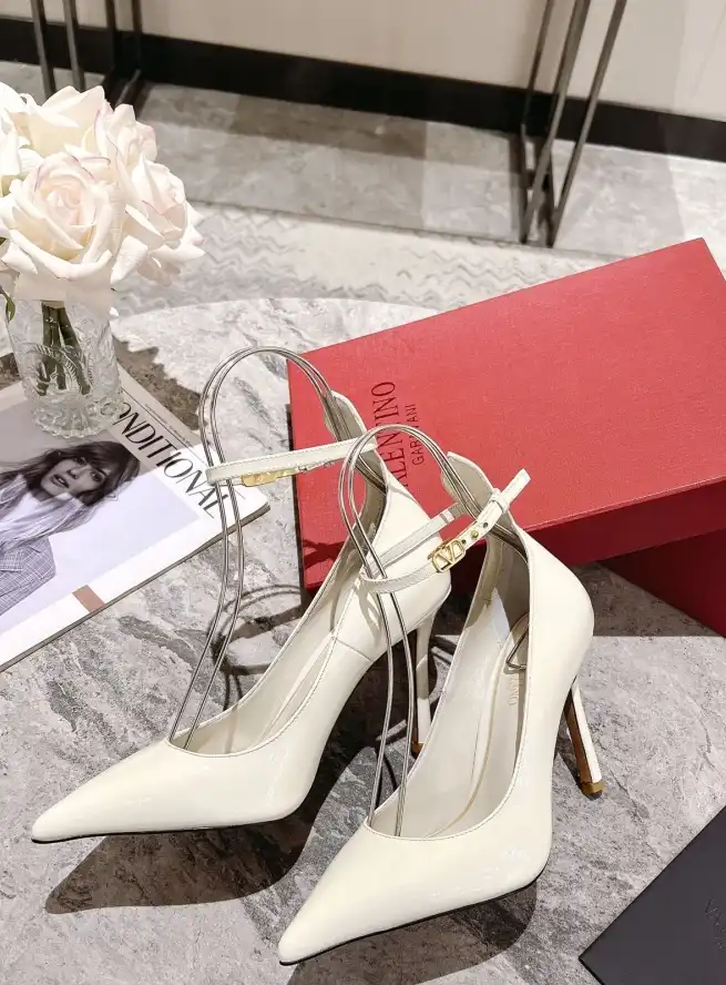 hype Valentino High Heels