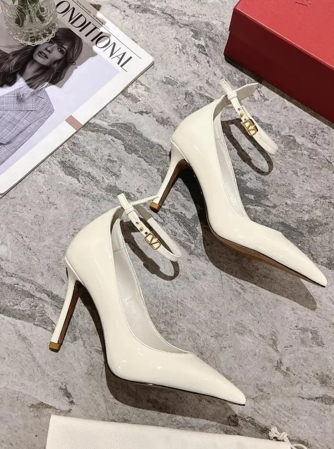 hype Valentino High Heels