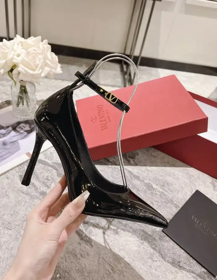 hype Valentino High Heels