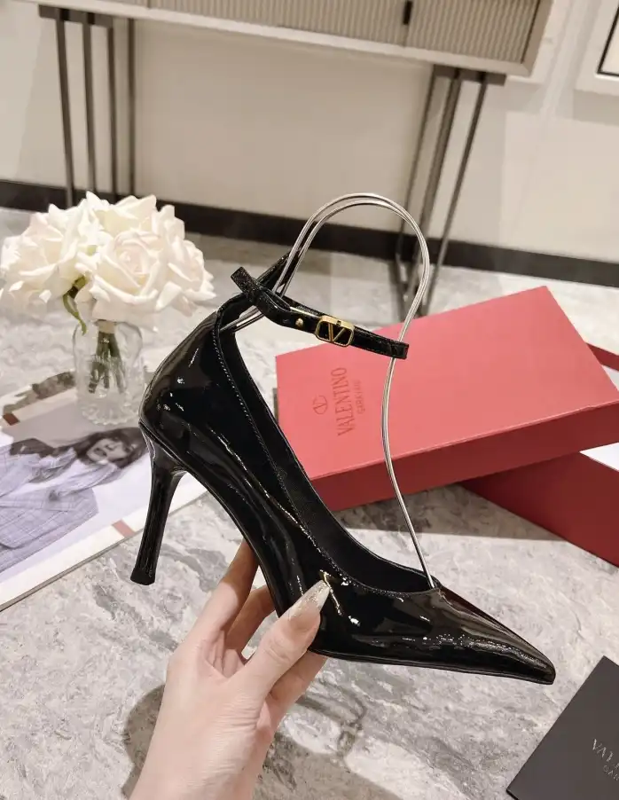 hype Valentino High Heels