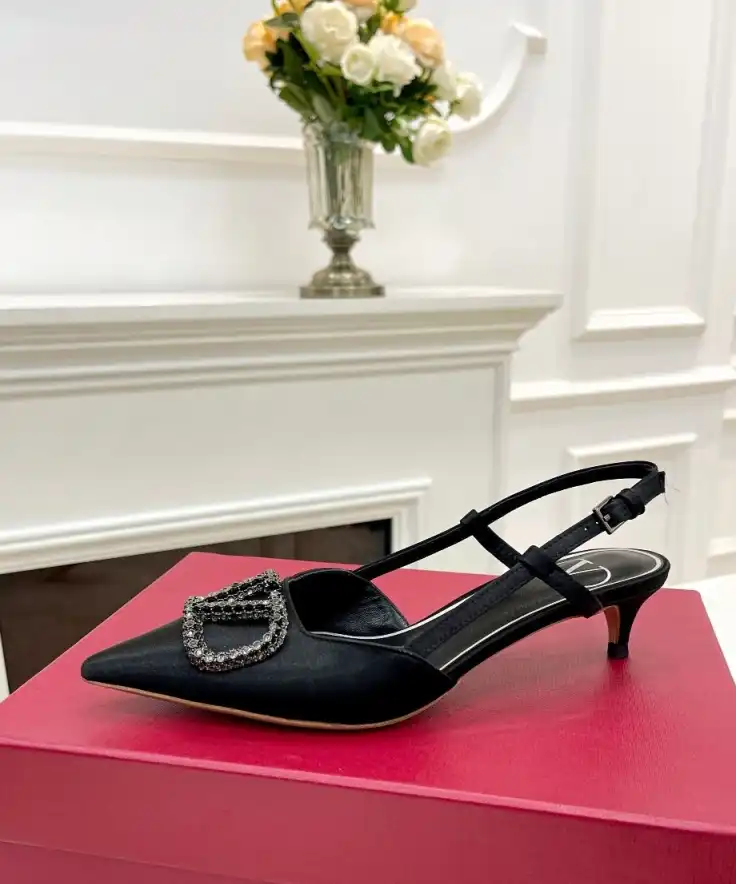 hype Valentino Sandals