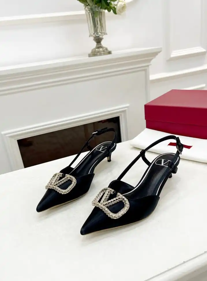 hype Valentino Sandals