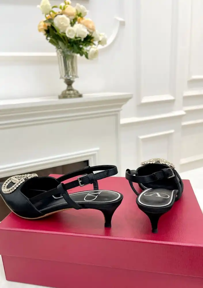 hype Valentino Sandals