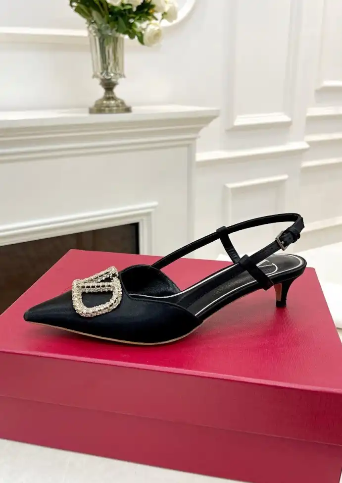 hype Valentino Sandals