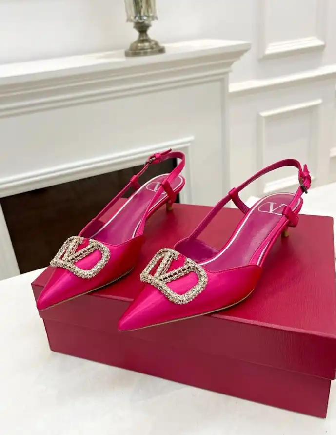 hype Valentino Sandals