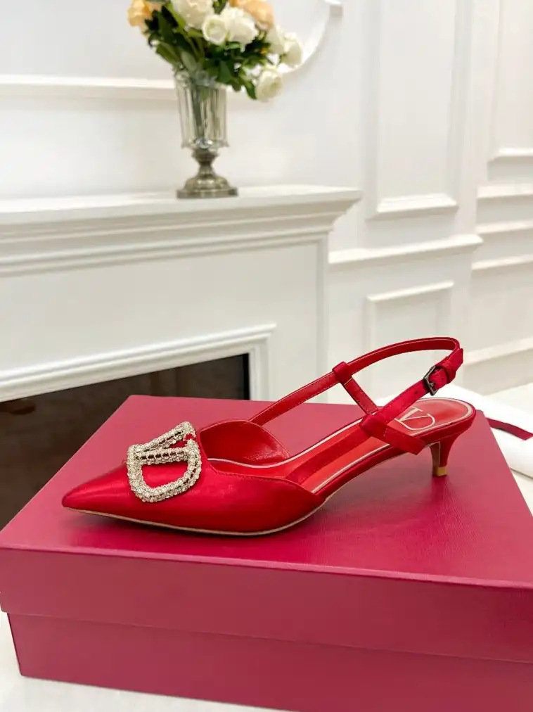 hype Valentino Sandals