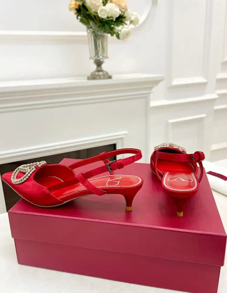 hype Valentino Sandals