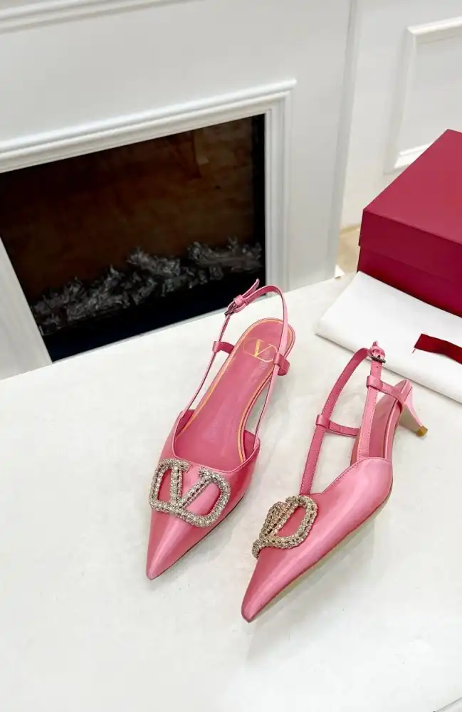 hype Valentino Sandals