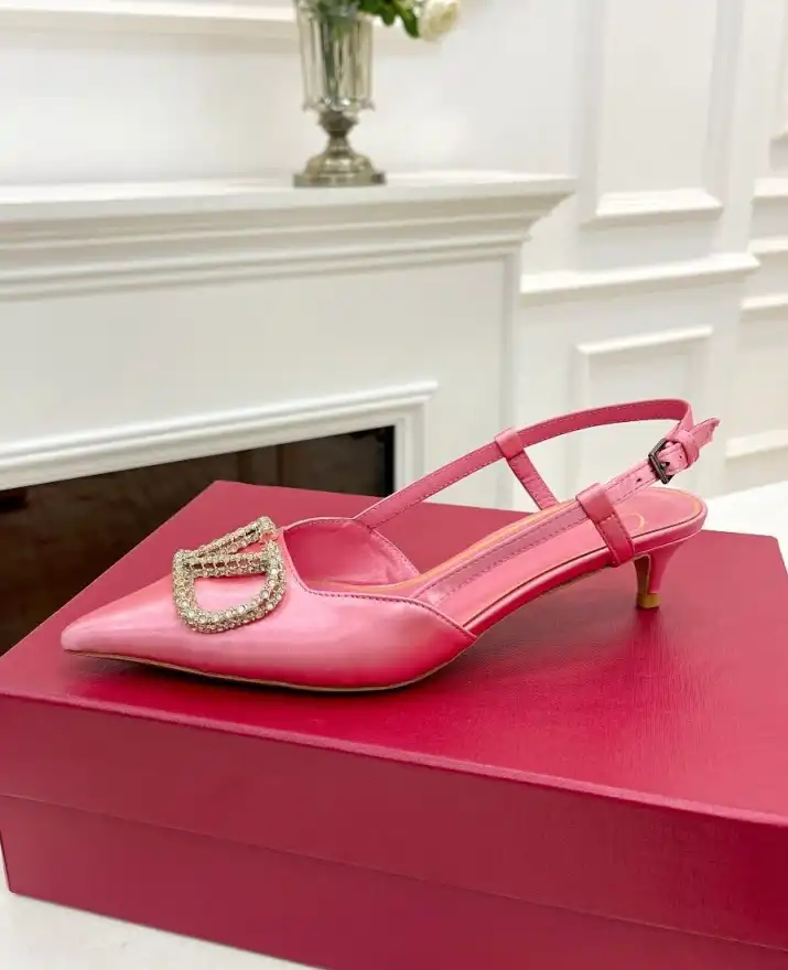 hype Valentino Sandals