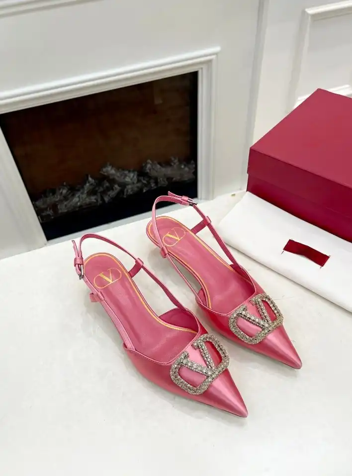 hype Valentino Sandals