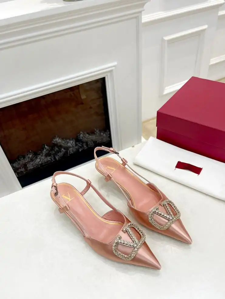 hype Valentino Sandals