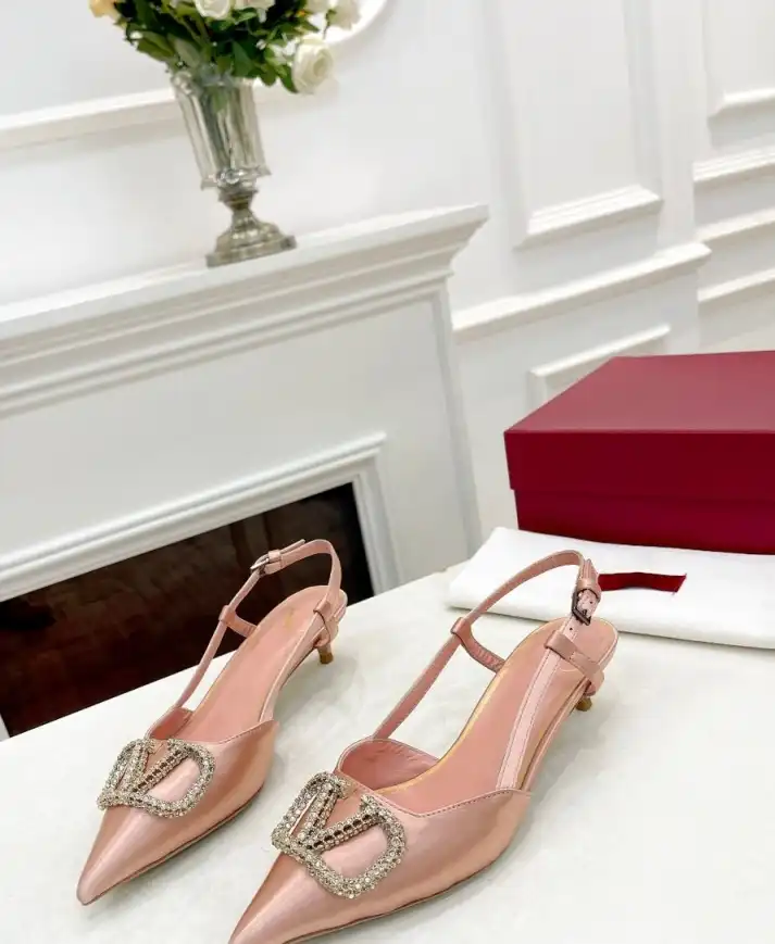 hype Valentino Sandals