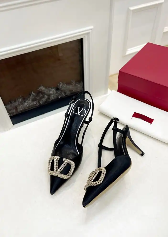 hype Valentino Sandals