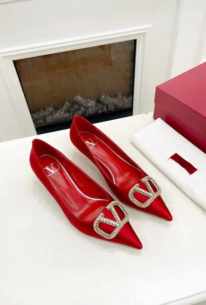 hype Valentino High Heels