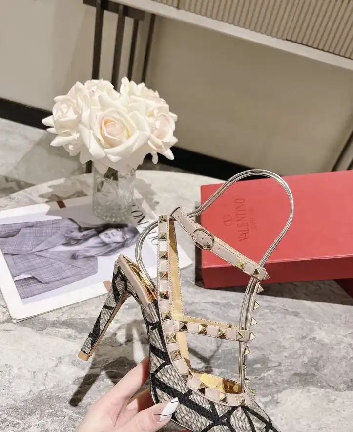 hype Valentino High Heels