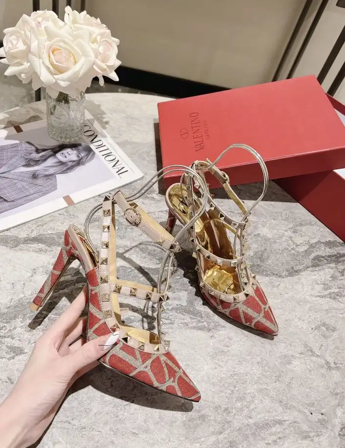 hype Valentino High Heels