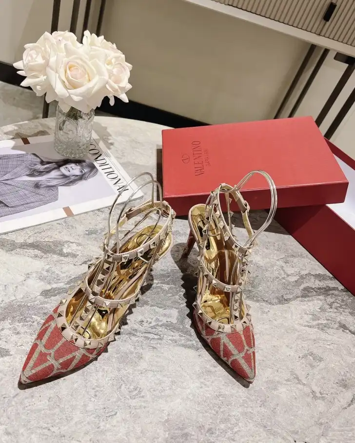 hype Valentino High Heels