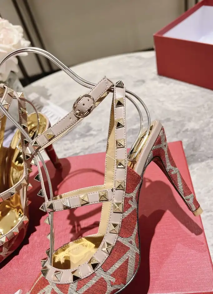 hype Valentino High Heels