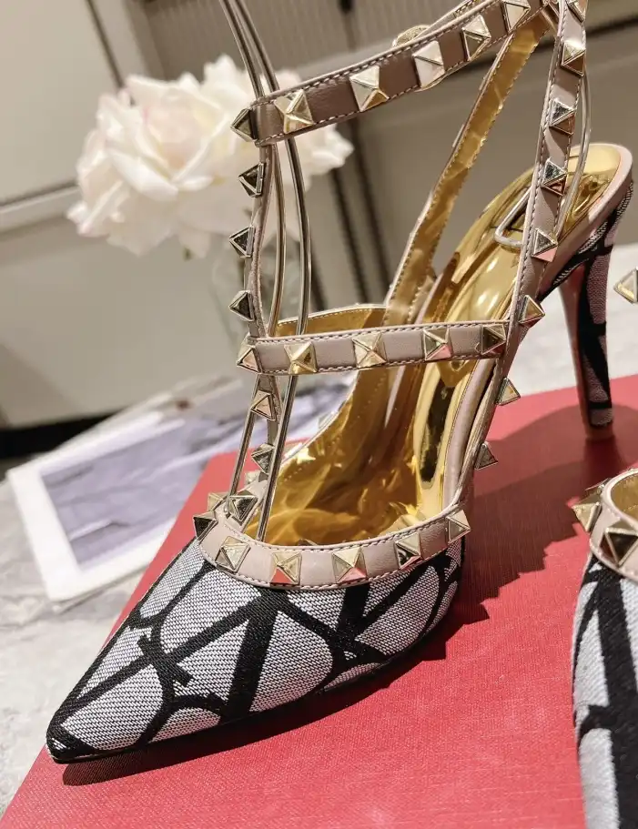 hype Valentino High Heels