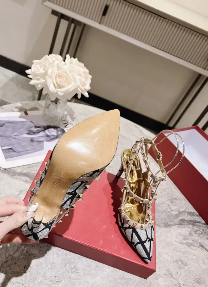 hype Valentino High Heels