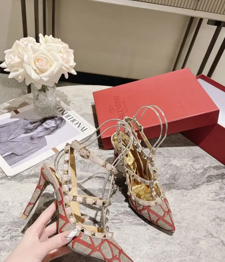 hype Valentino High Heels