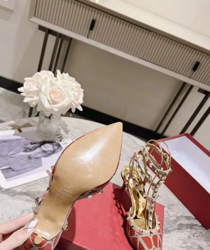 hype Valentino High Heels