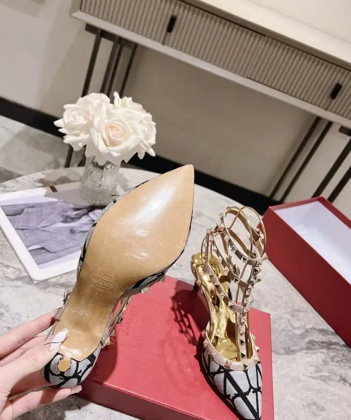 hype Valentino High Heels