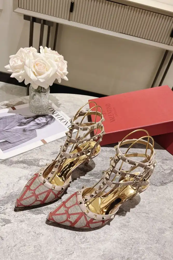 hype Valentino High Heels