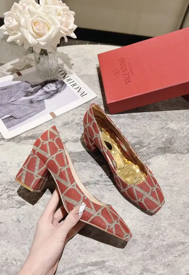 hype Valentino High Heels