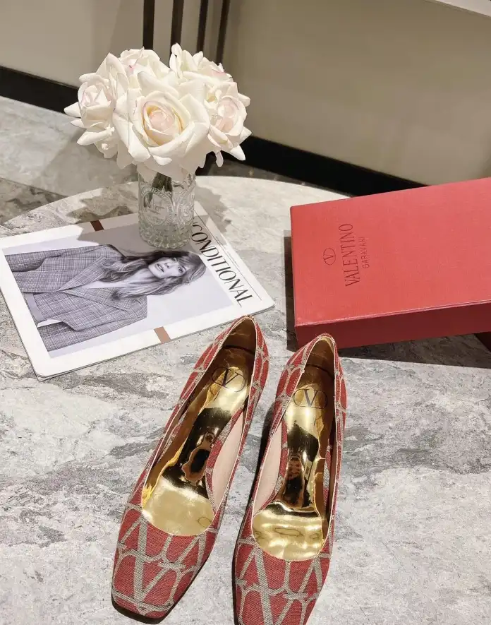 hype Valentino High Heels