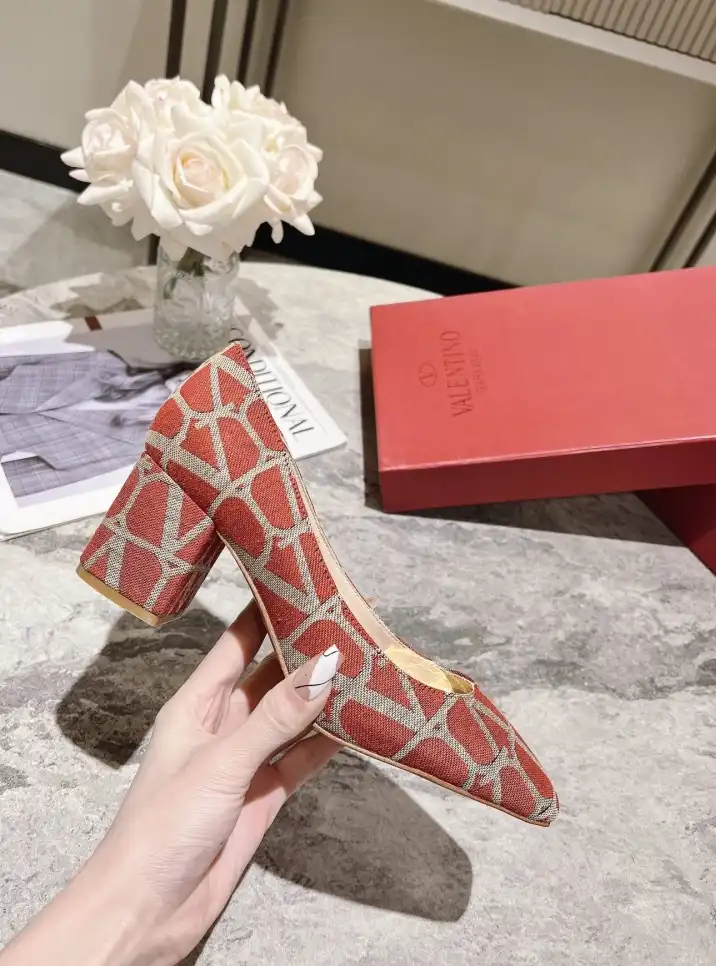 hype Valentino High Heels