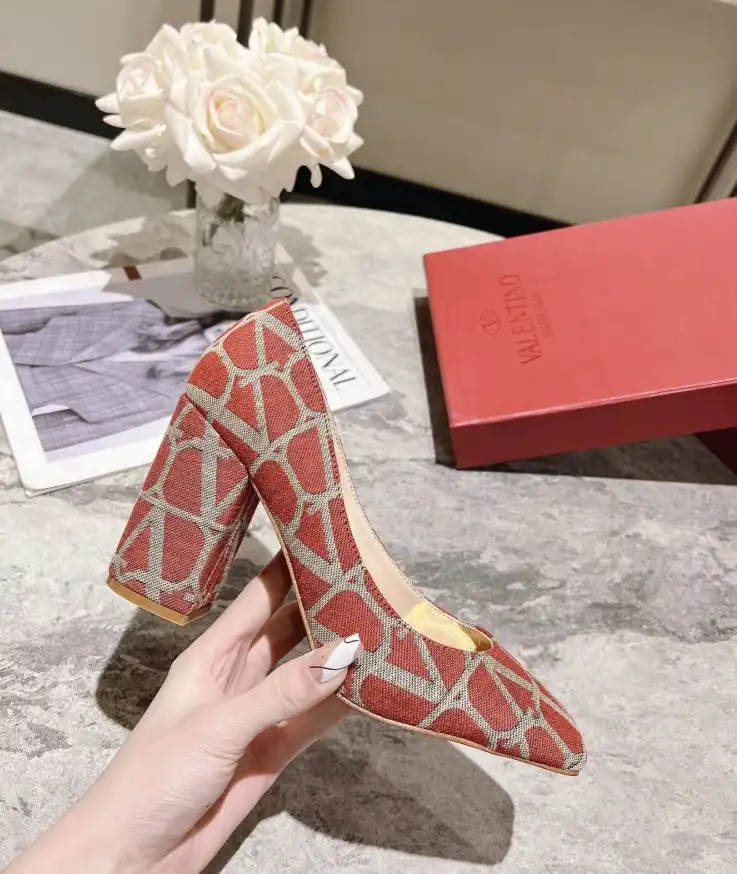 hype Valentino High Heels