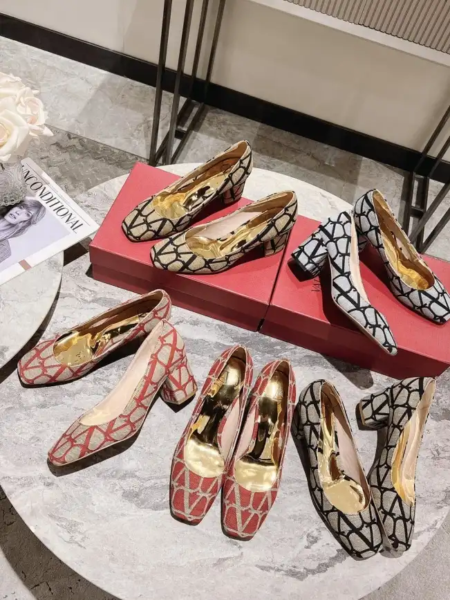 hype Valentino High Heels