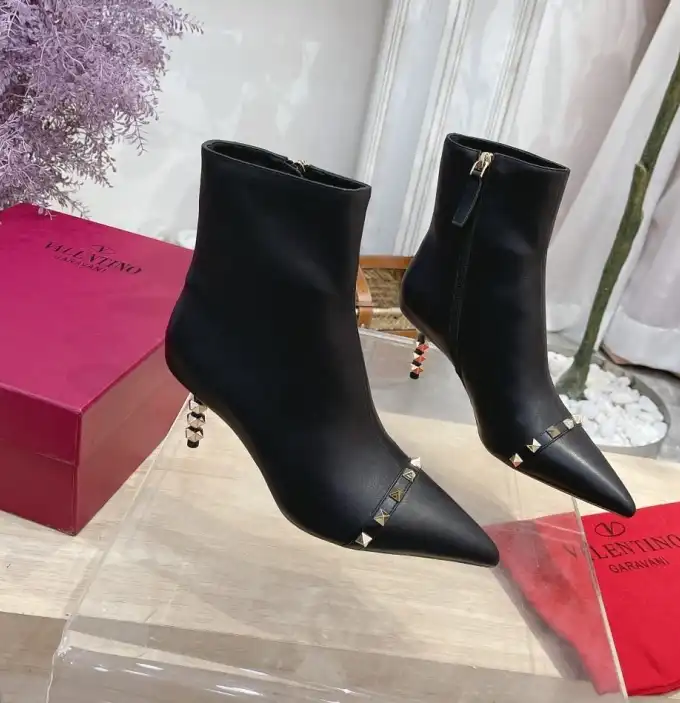 hype Valentino Boots