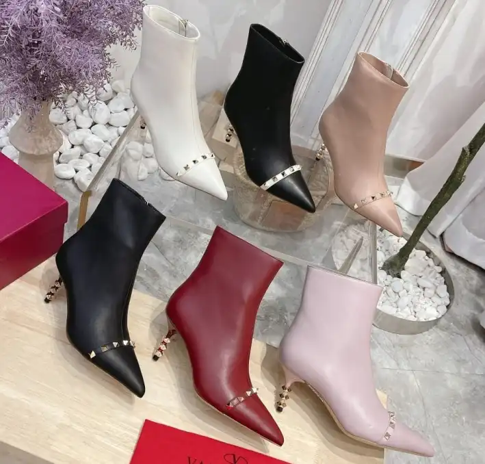 hype Valentino Boots