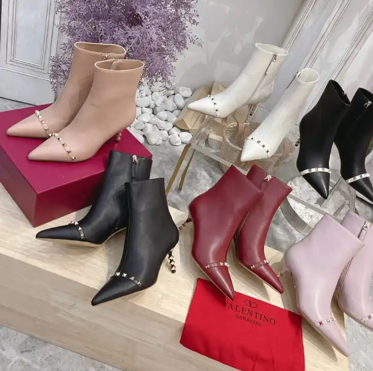 hype Valentino Boots