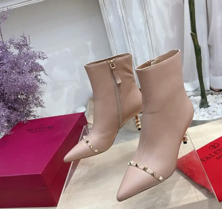 hype Valentino Boots