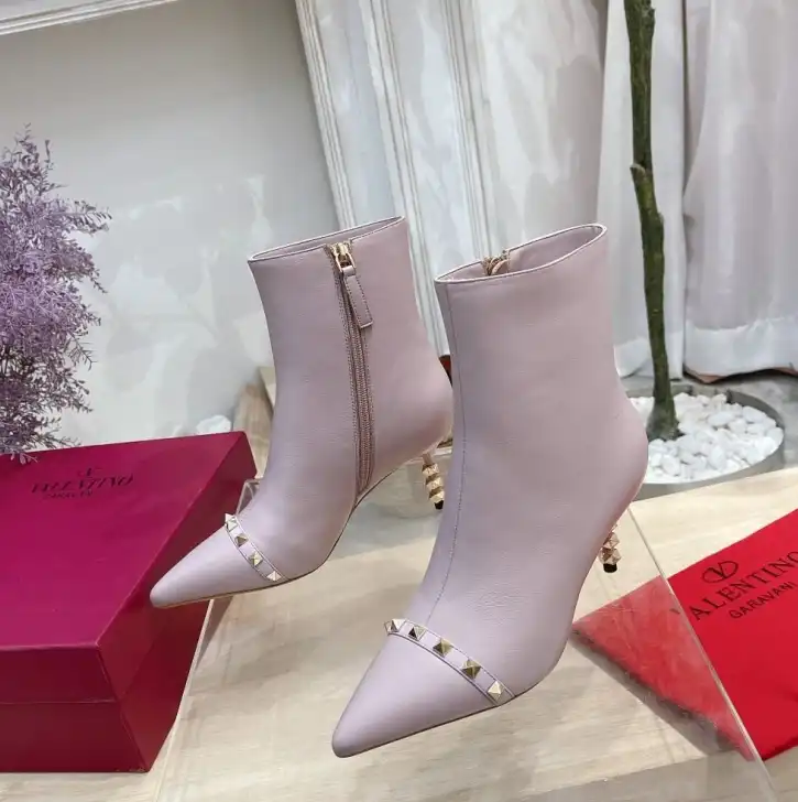 hype Valentino Boots