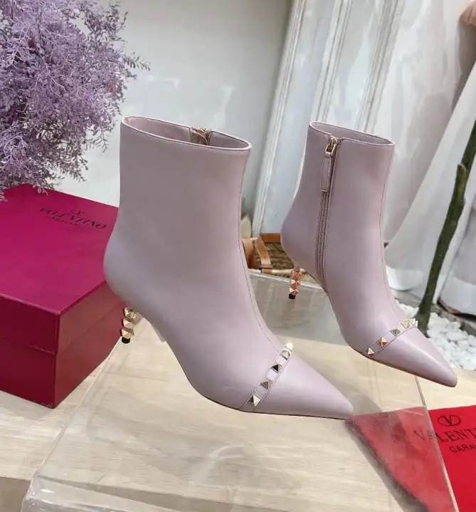 hype Valentino Boots