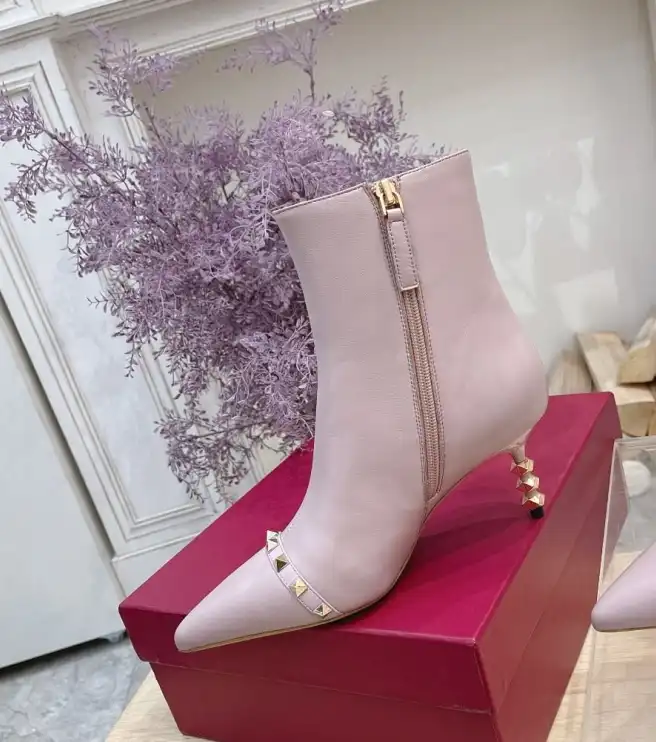 hype Valentino Boots