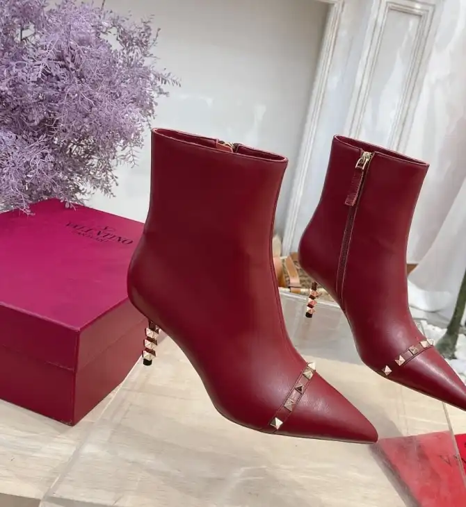 hype Valentino Boots