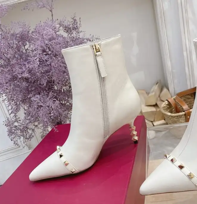 hype Valentino Boots