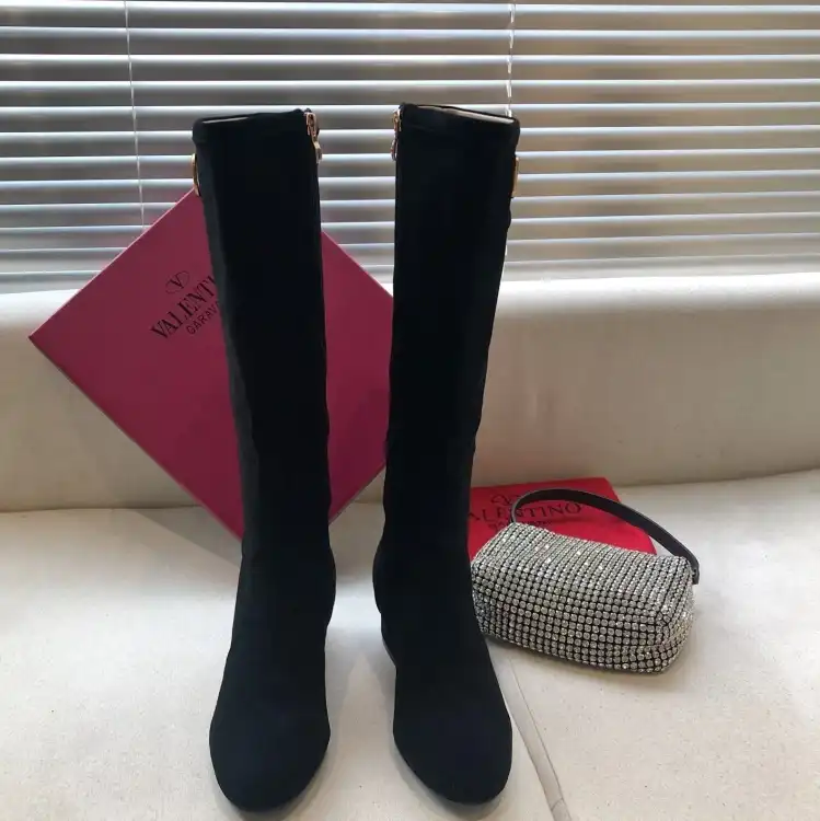 hype Valentino Boots