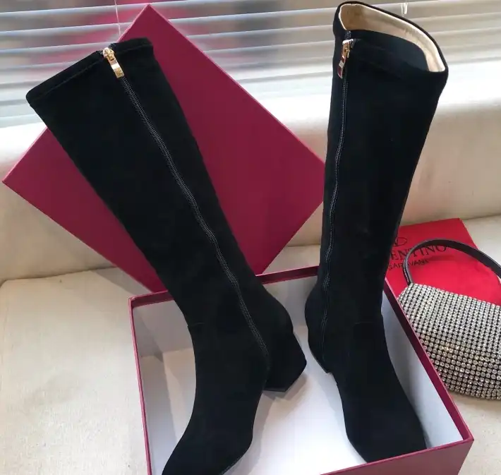 hype Valentino Boots