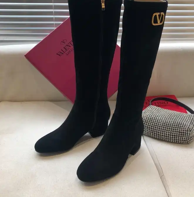 hype Valentino Boots